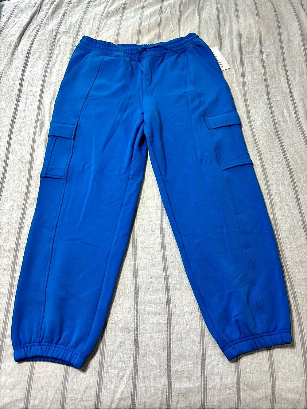Women’s Athleta Forever Fleece Cargo Jogger Large NWT